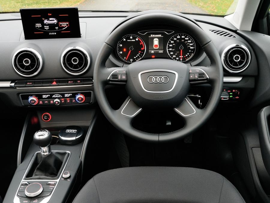 Торпедо Audi A3 1.4T (8V) 2012 года  (UK) (фото 5 из 9)